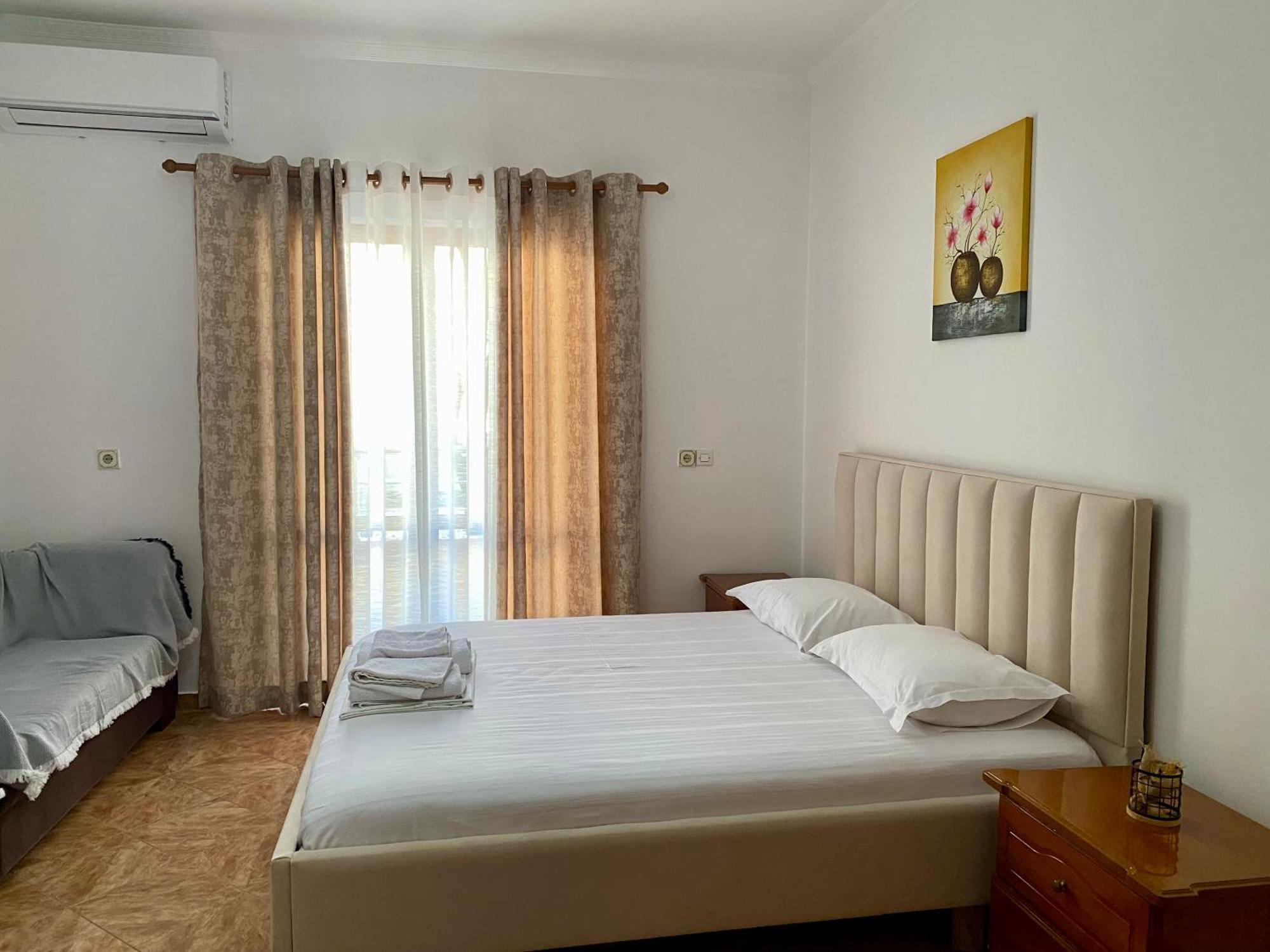 Hotel Metali Sarandë Esterno foto